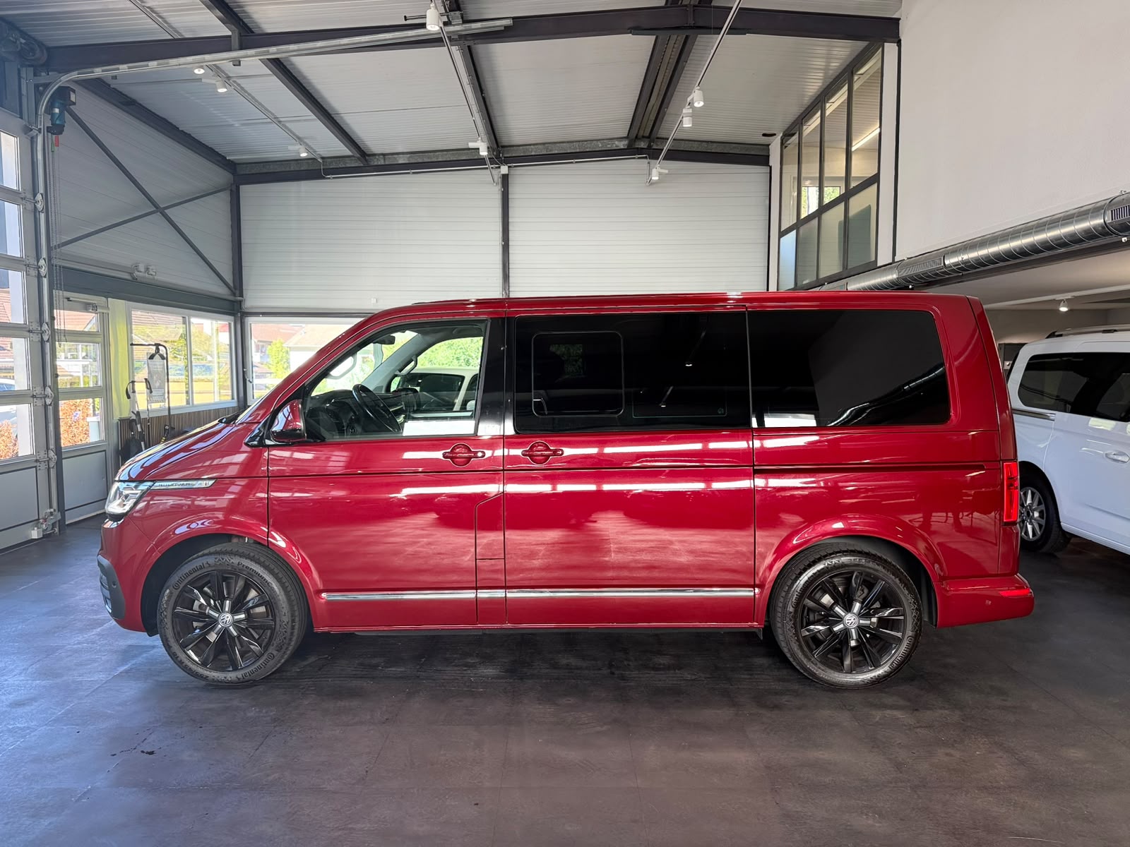 VW T6.1 Multivan 2.0 TDI Highline Liberty 4Motion DSG-showroom-element-1