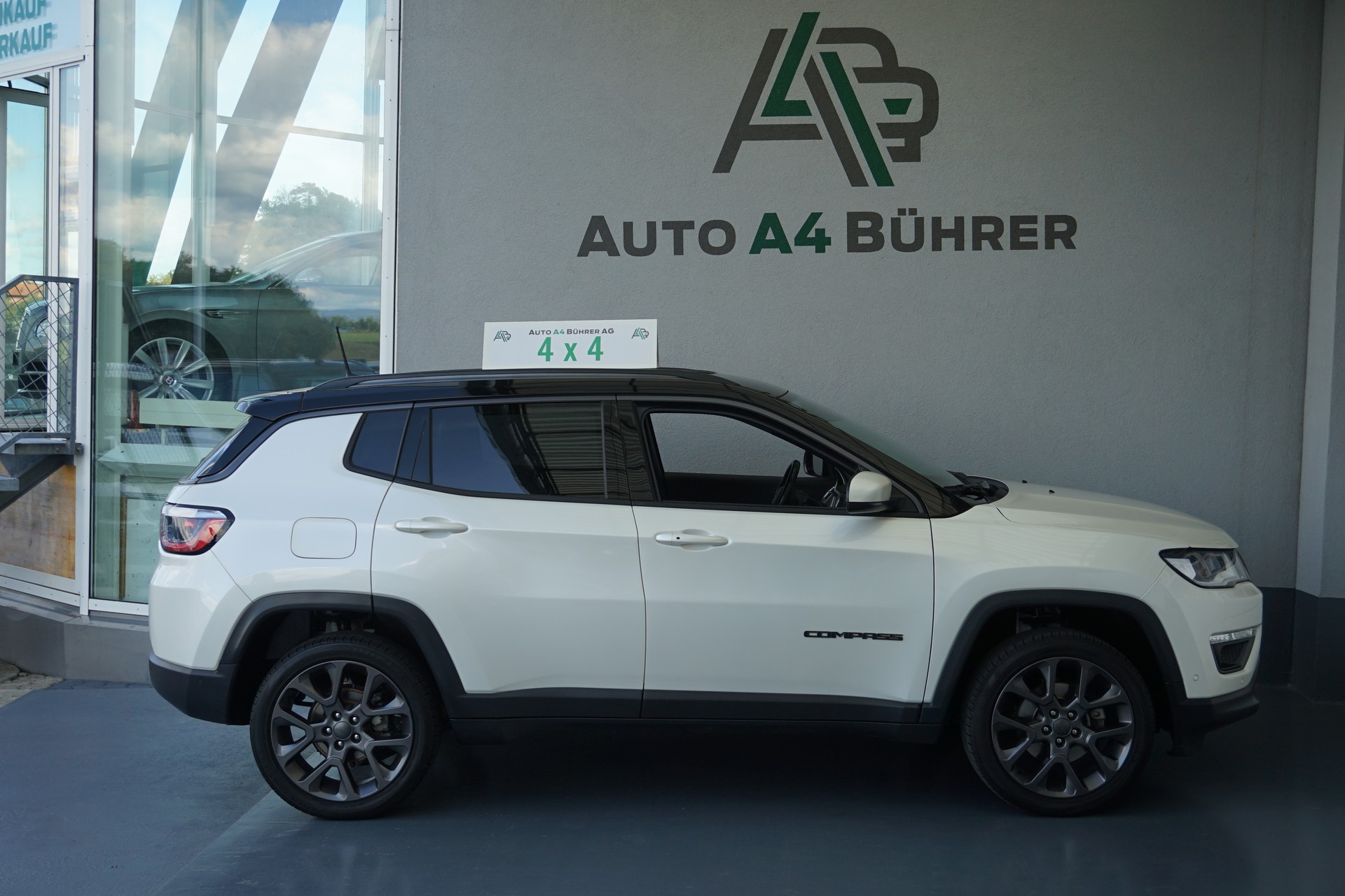 JEEP Compass 1.4 Turbo "S" 170PS AWD-image-4