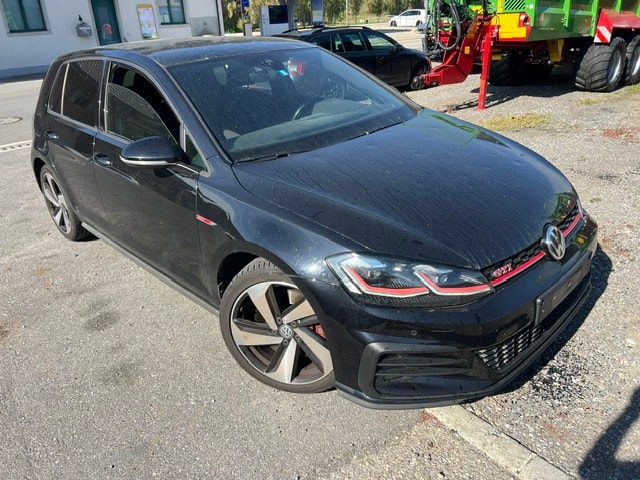 VW GOLF