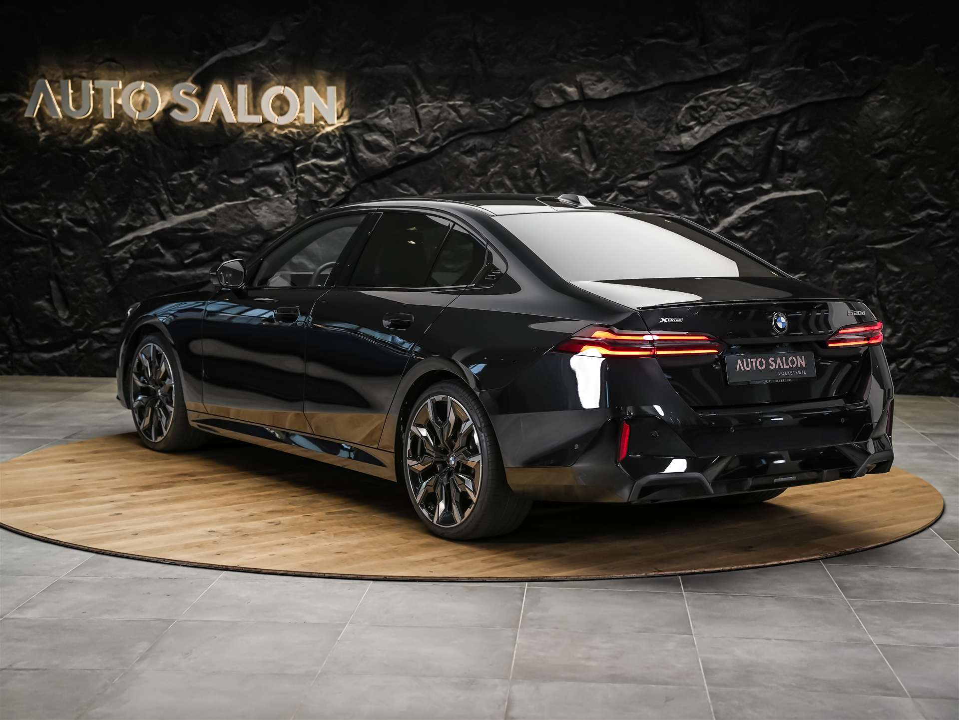BMW 520d xDrive M Sport Pro Steptronic *Werksgarantie*Iconic Glow*Panorama*Head Up*-showroom-element-3
