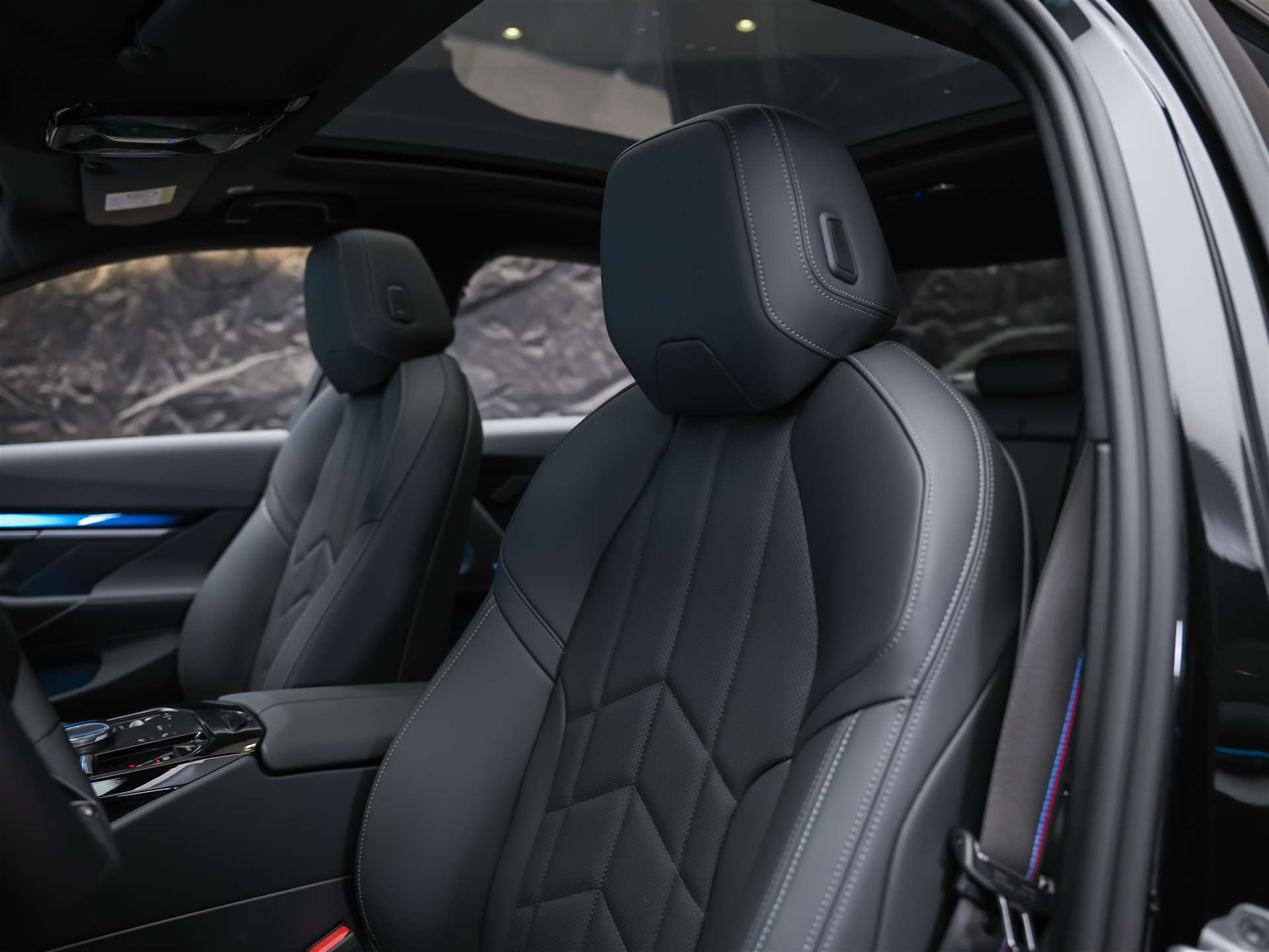 BMW 520d xDrive M Sport Pro Steptronic *Werksgarantie*Iconic Glow*Panorama*Head Up*-image-10