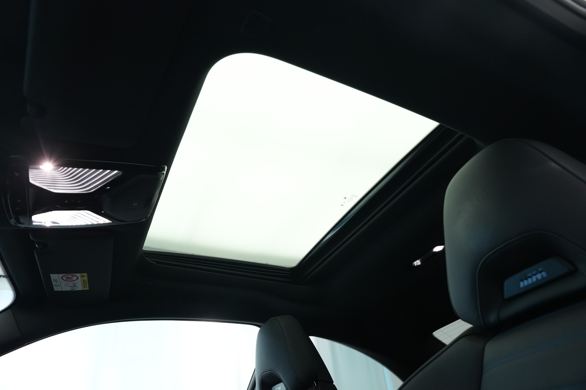 BMW M240i xDrive M Sport Pro Steptronic *CH-Fahrzeug* *Facelift*-image-15