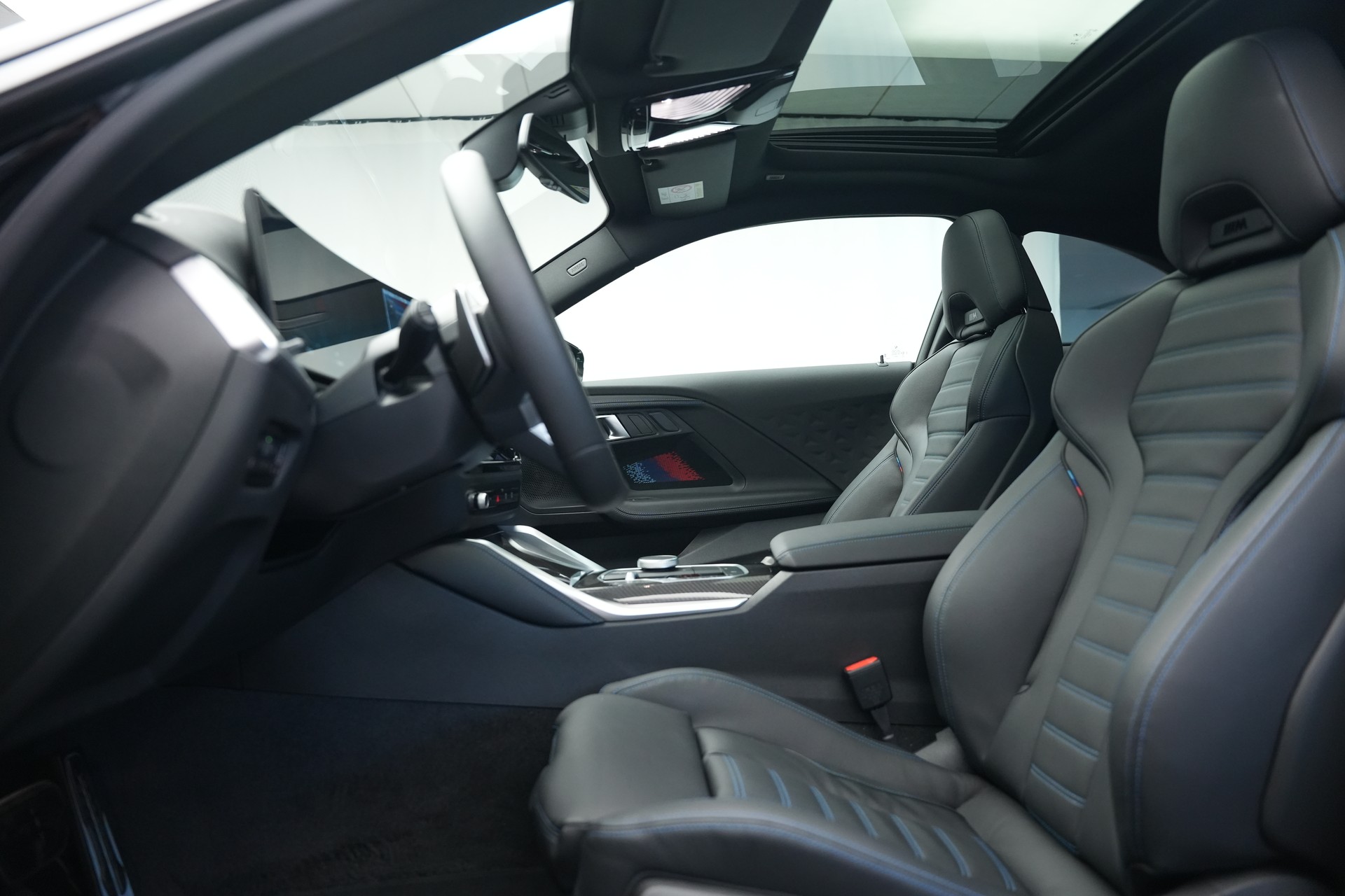 BMW M240i xDrive M Sport Pro Steptronic *CH-Fahrzeug* *Facelift*-image-11