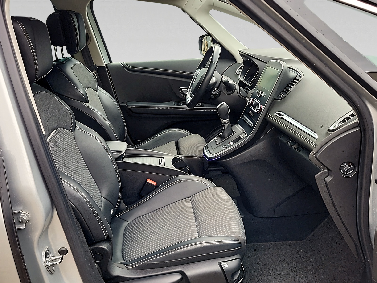 RENAULT Scenic INTENS TCe 140 EDC-image-6