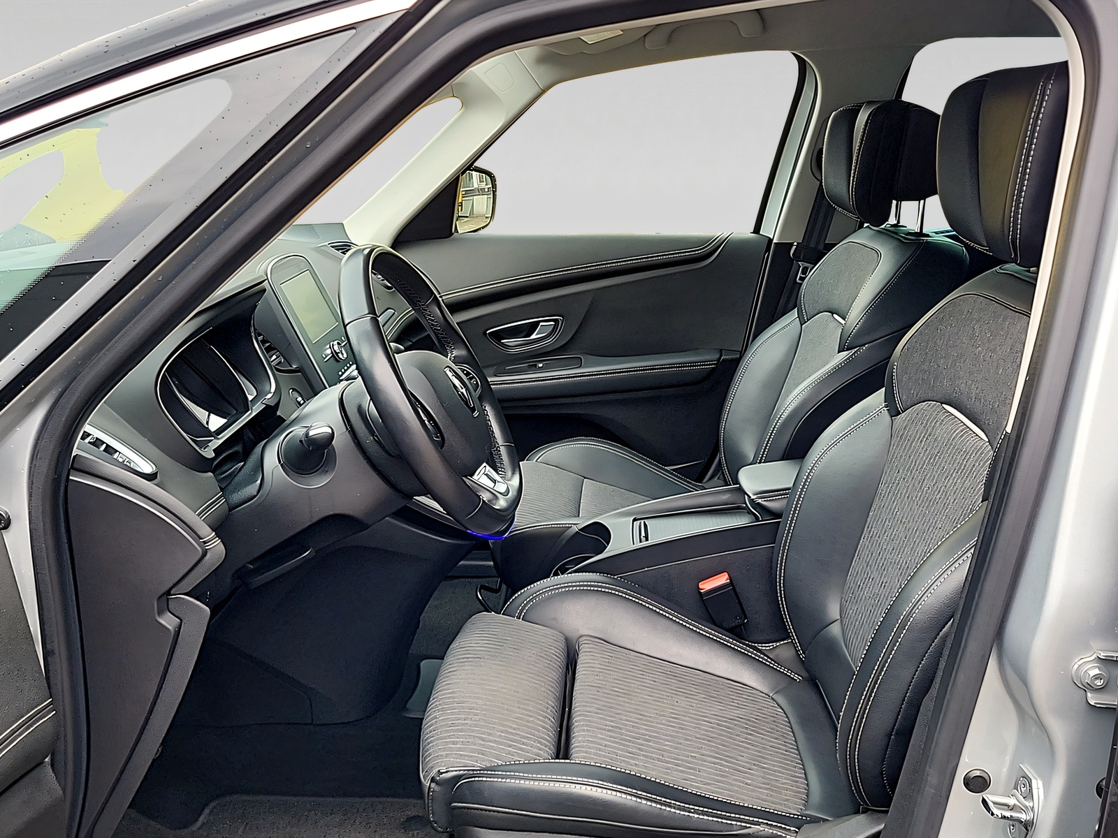 RENAULT Scenic INTENS TCe 140 EDC-image-4