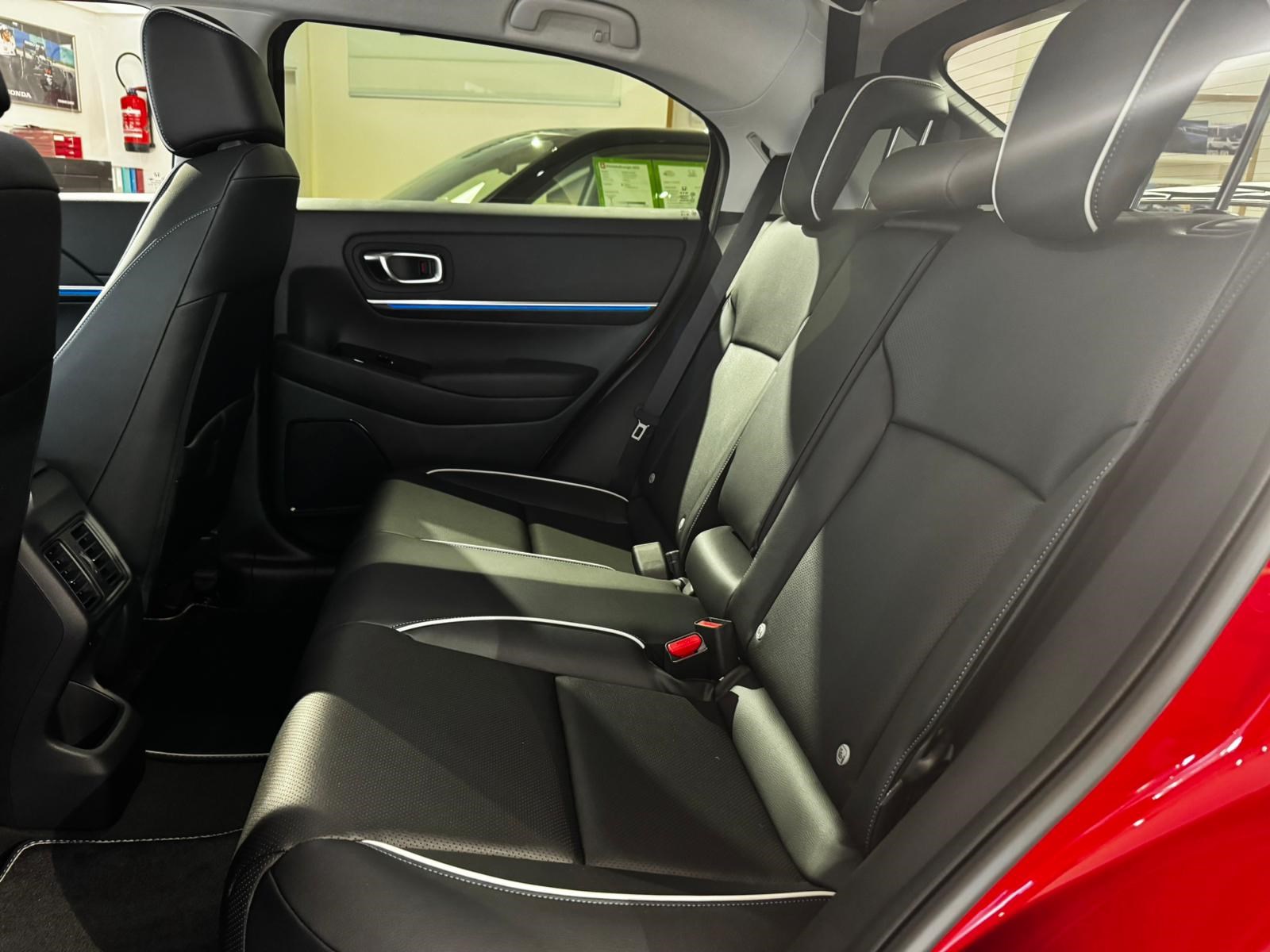 HONDA Ny1 Elegance-image-11