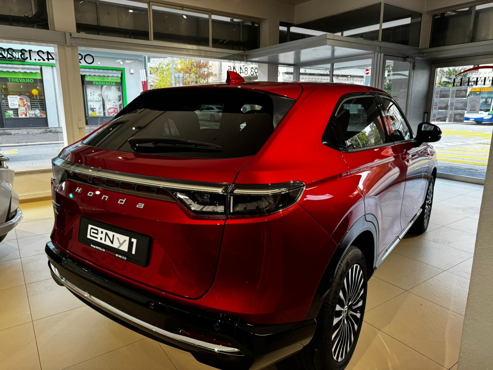HONDA Ny1 Elegance-image-2