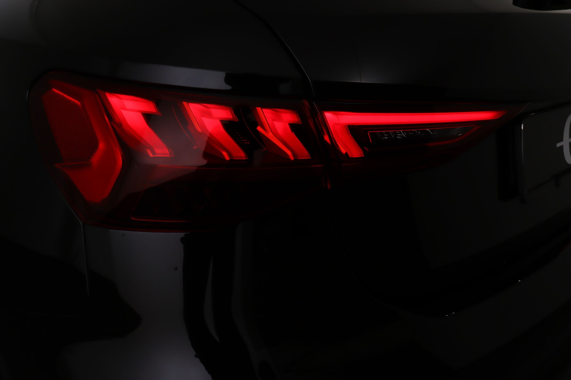AUDI A3 Sportback 35 TFSI Attraction S-tronic-image-9