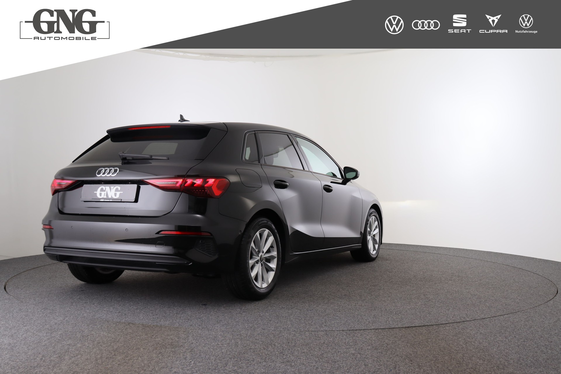 AUDI A3 Sportback 35 TFSI Attraction S-tronic-image-4