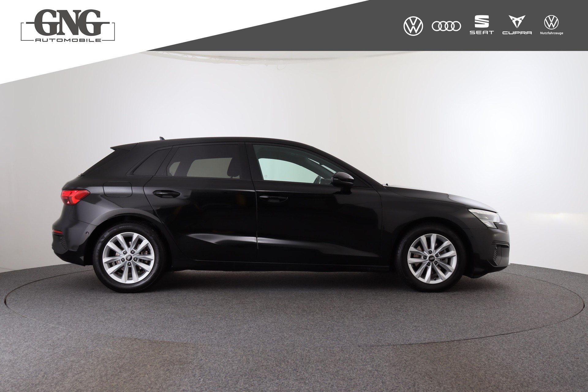 AUDI A3 Sportback 35 TFSI Attraction S-tronic-image-5