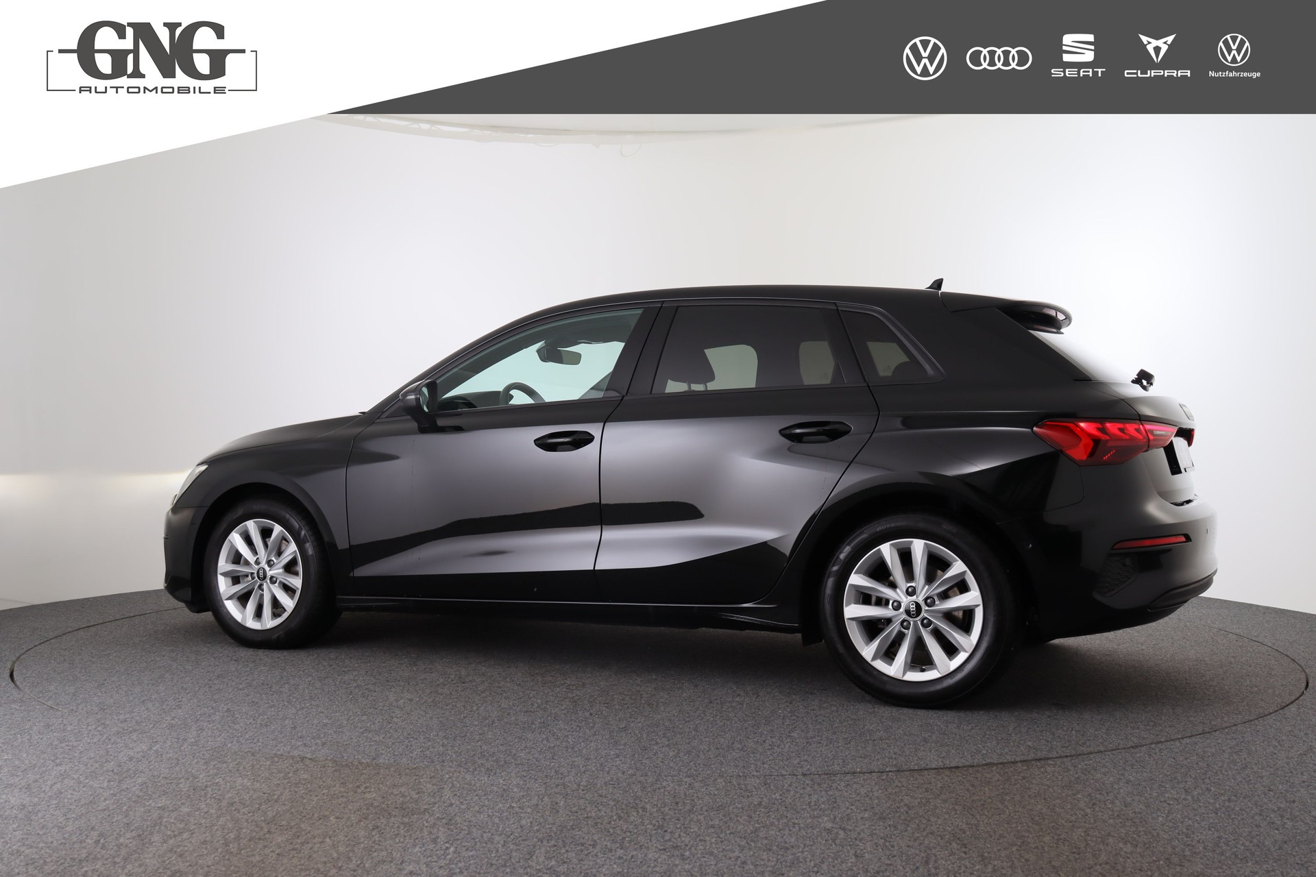 AUDI A3 Sportback 35 TFSI Attraction S-tronic-image-2