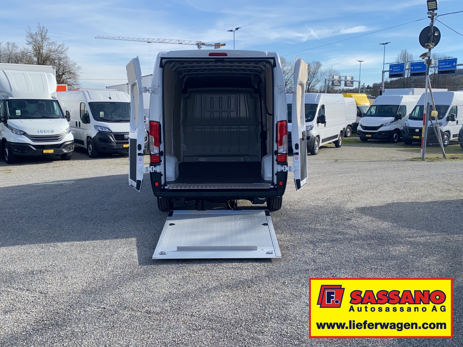 FIAT Ducato 35 L3H2 Kastenwagen mit Mammut Hebebühne-image-6