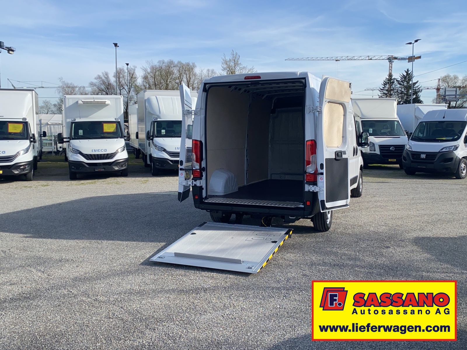FIAT Ducato 35 L3H2 Kastenwagen mit Mammut Hebebühne