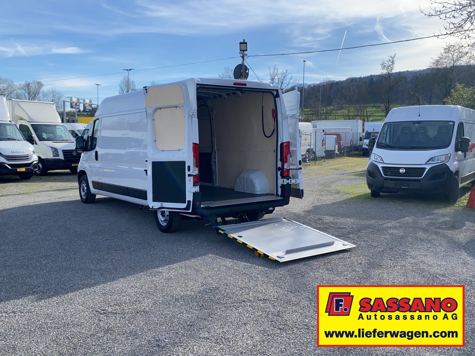 FIAT Ducato 35 L3H2 Kastenwagen mit Mammut Hebebühne-image-4