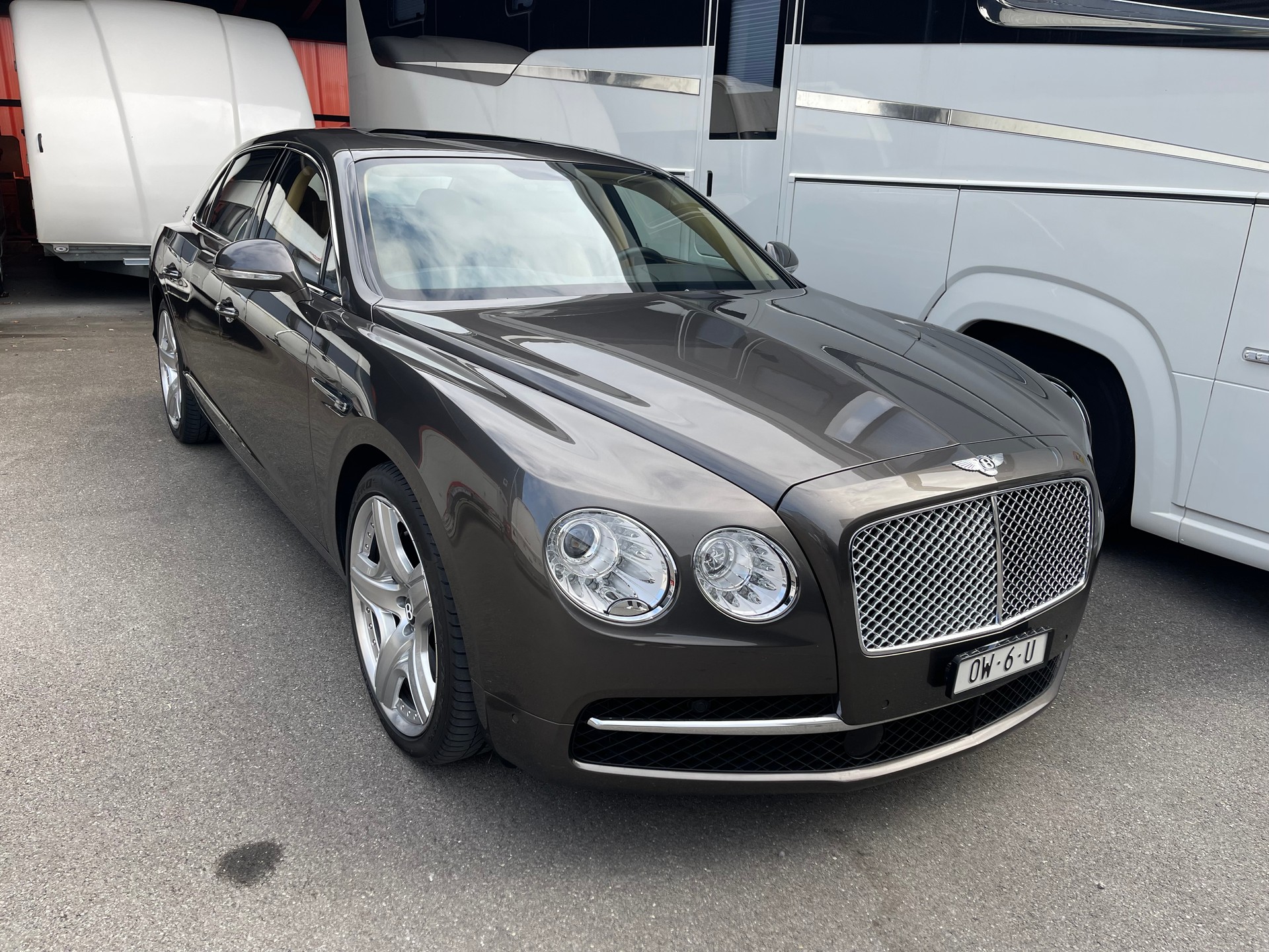 BENTLEY Flying Spur 6.0-image-6