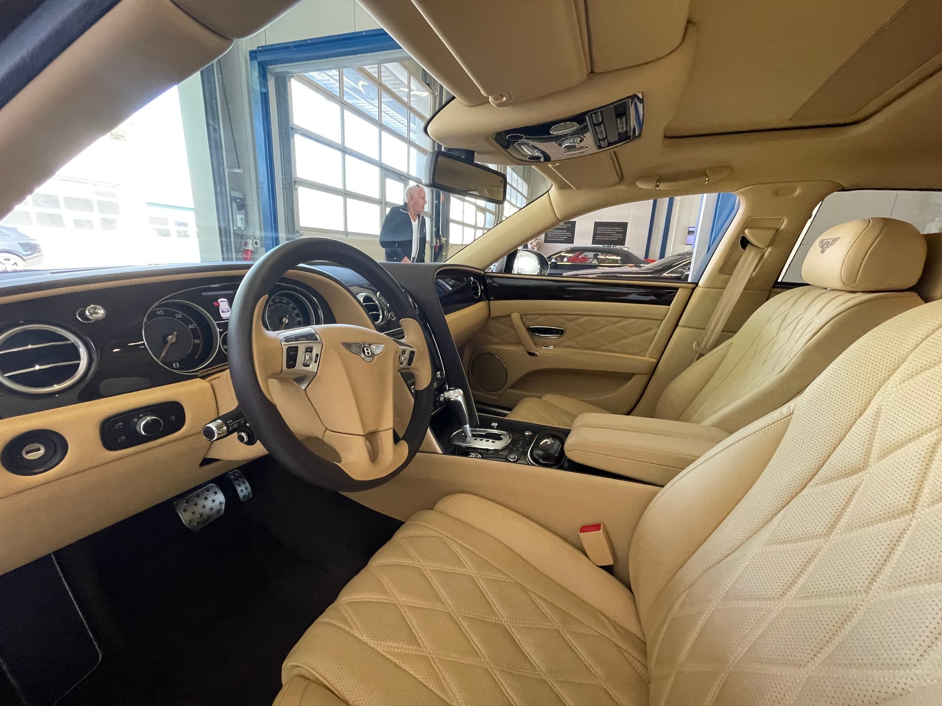 BENTLEY Flying Spur 6.0-image-11