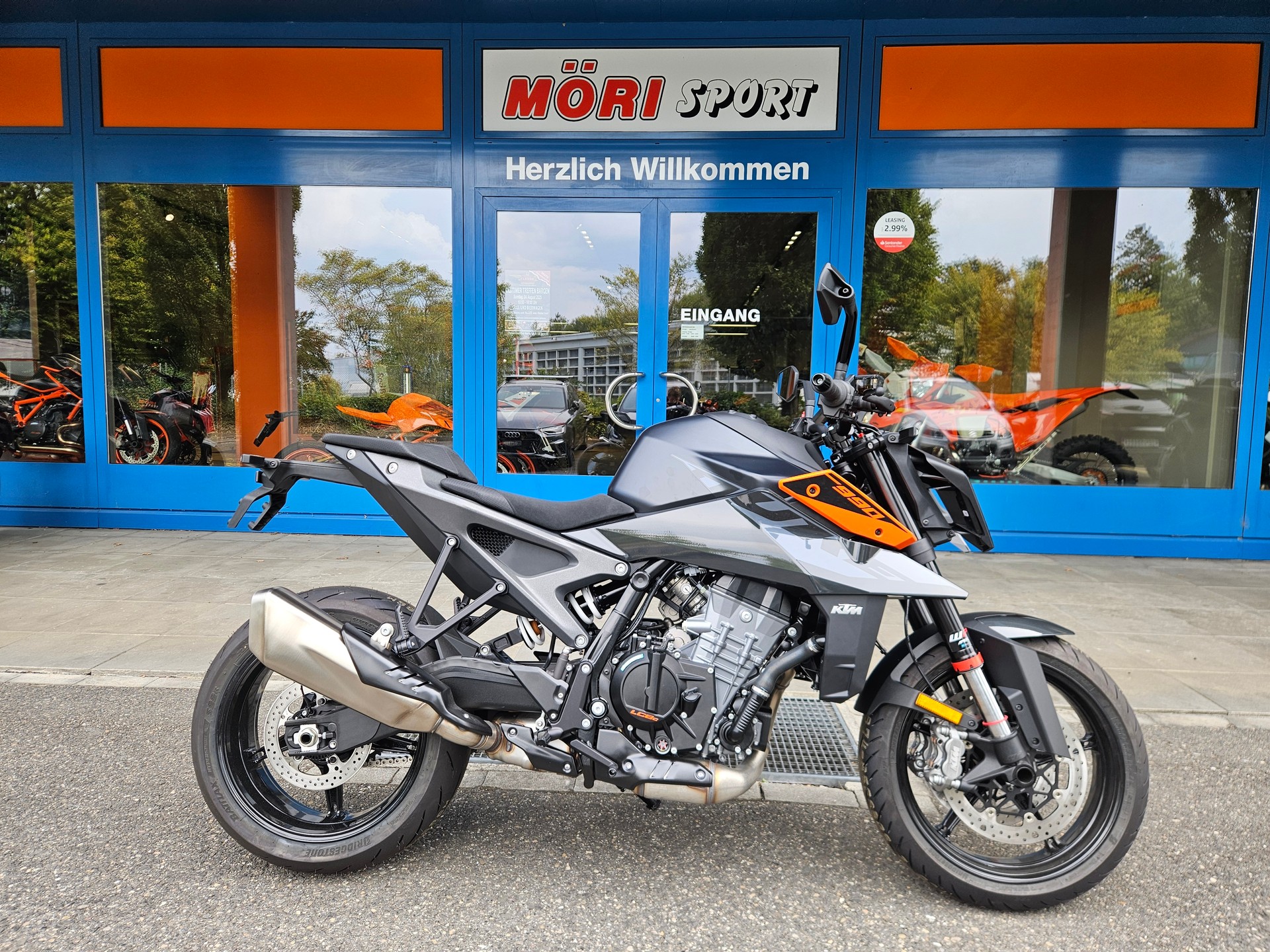 KTM 990 Duke-image-0