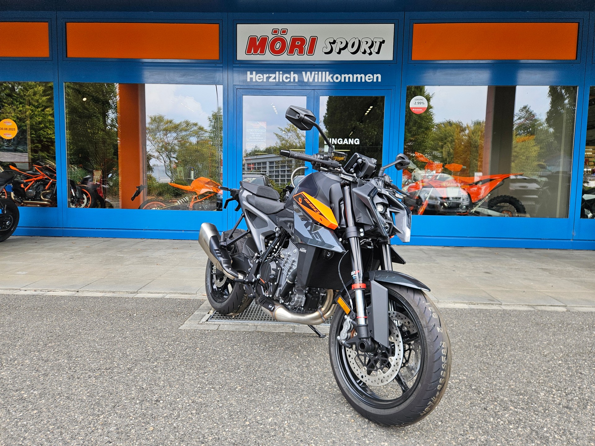 KTM 990 Duke-image-1