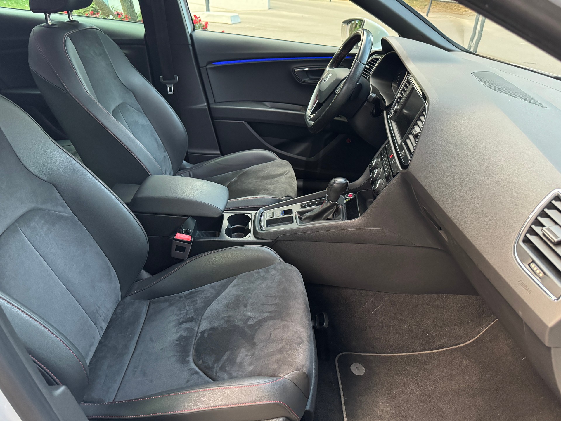 SEAT Leon 1.8 TSI Swiss FR-Evolution DSG-image-8