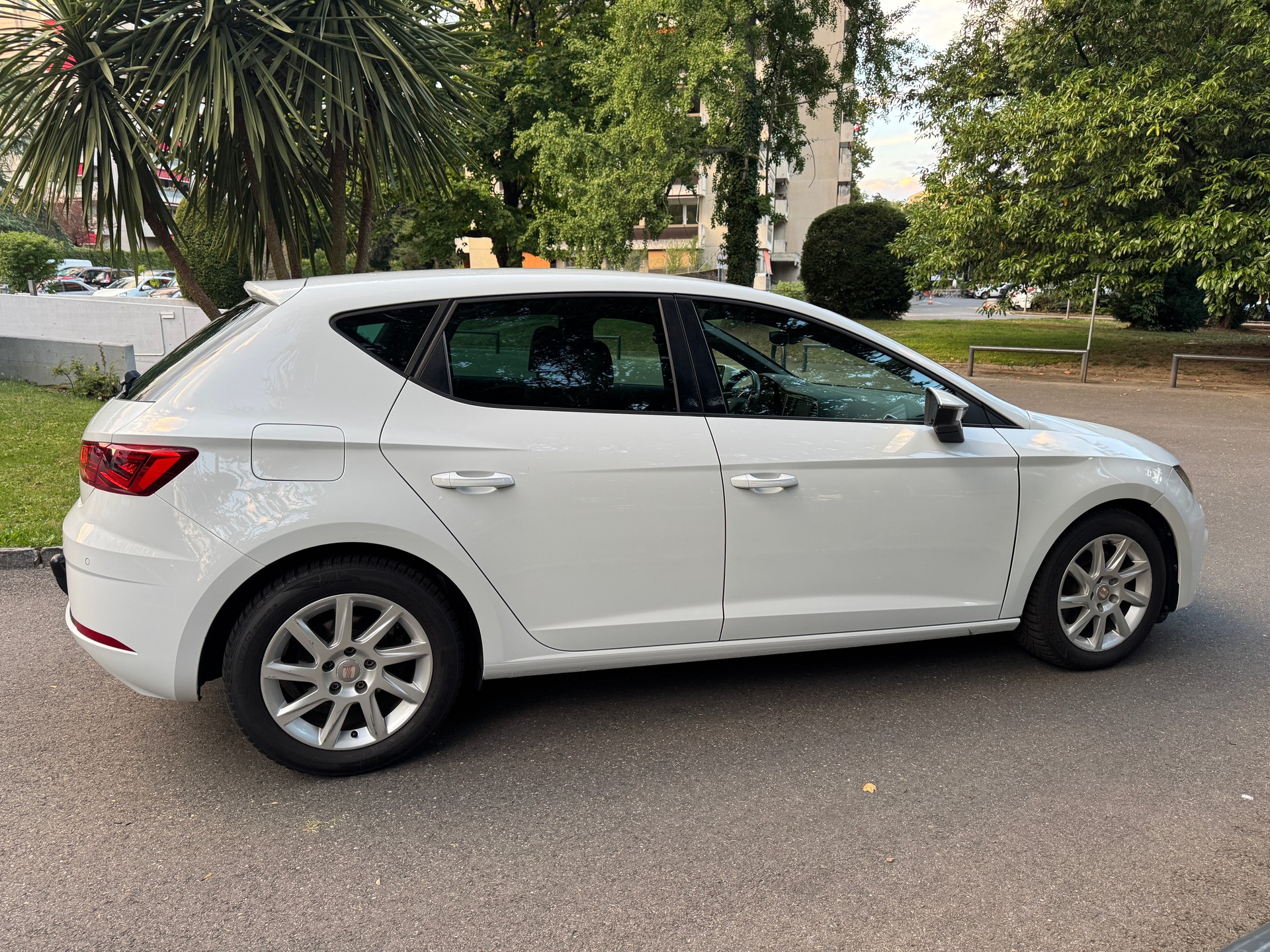 SEAT Leon 1.8 TSI Swiss FR-Evolution DSG-image-4