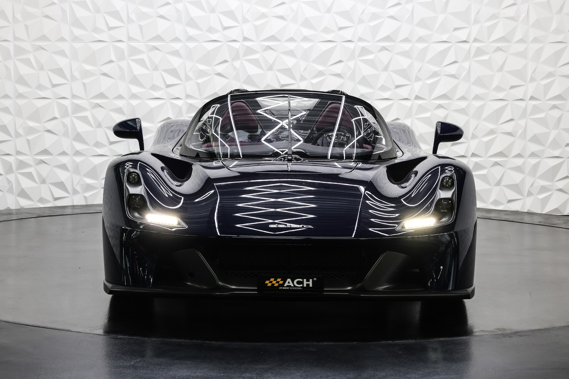 DALLARA STRADALE-showroom-element-1