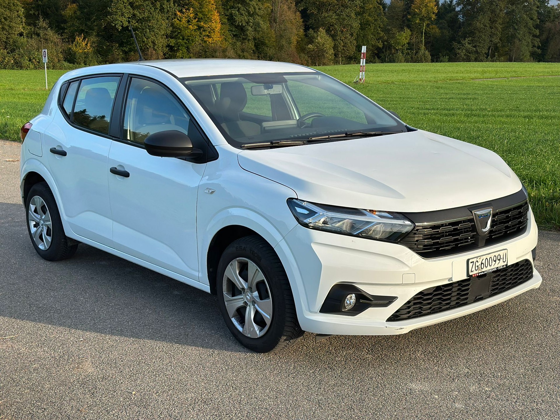 DACIA Sandero TCe 90 Essential-showroom-element-3