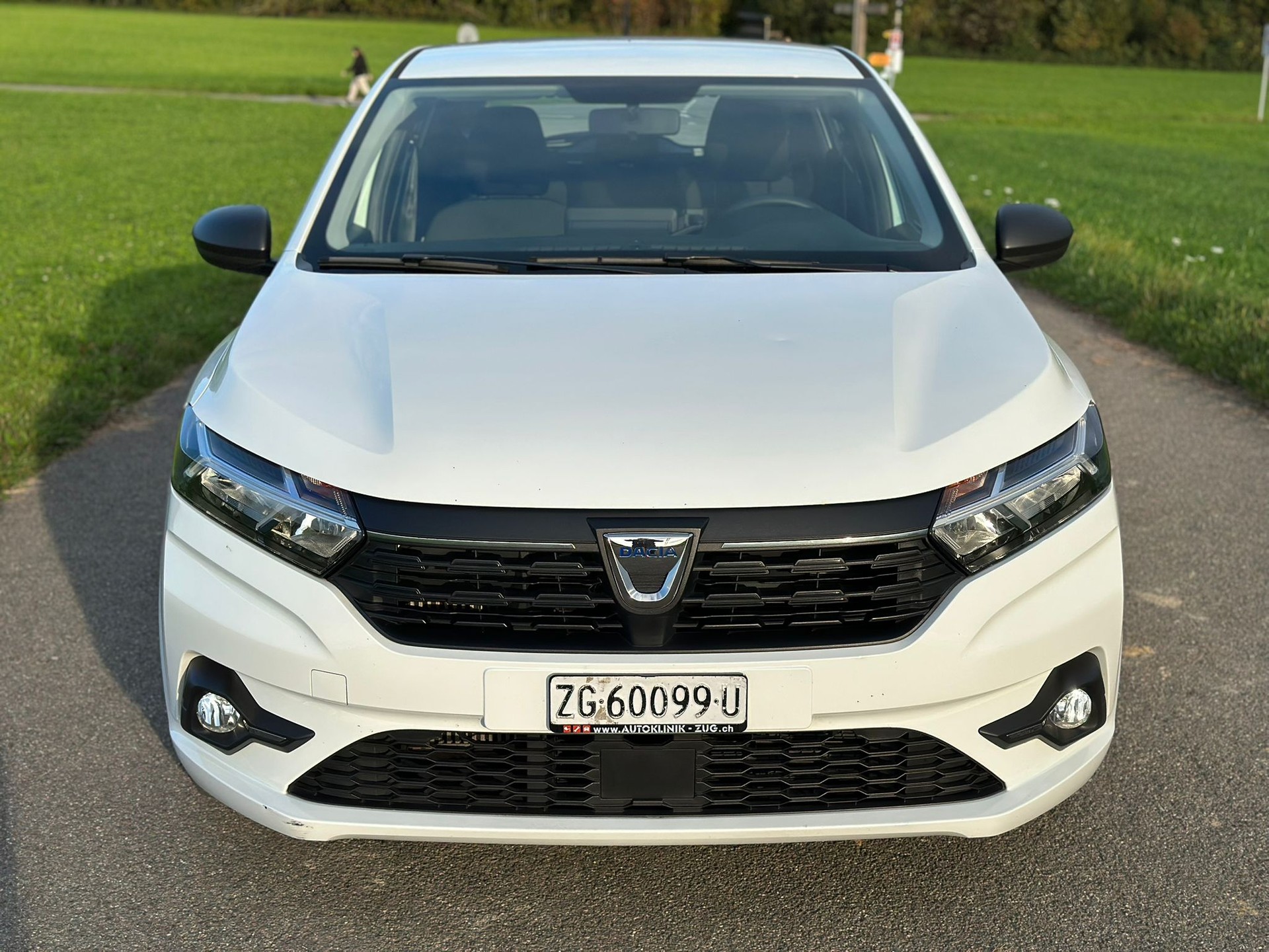 DACIA Sandero TCe 90 Essential-showroom-element-2