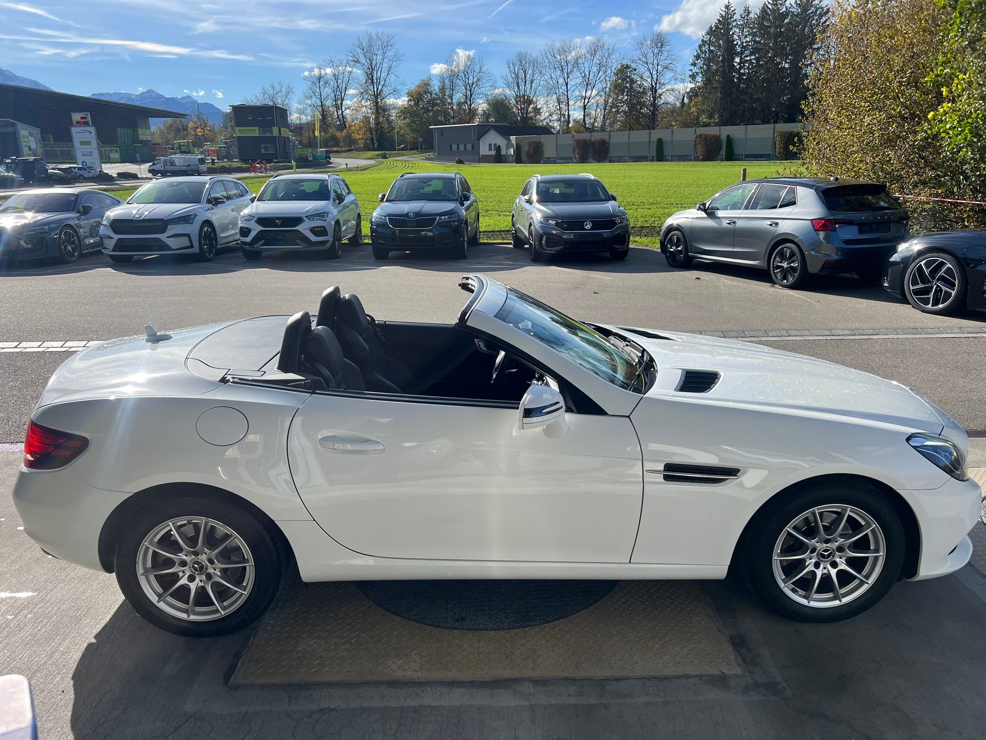 MERCEDES-BENZ SLC 180 9G-Tronic-image-8