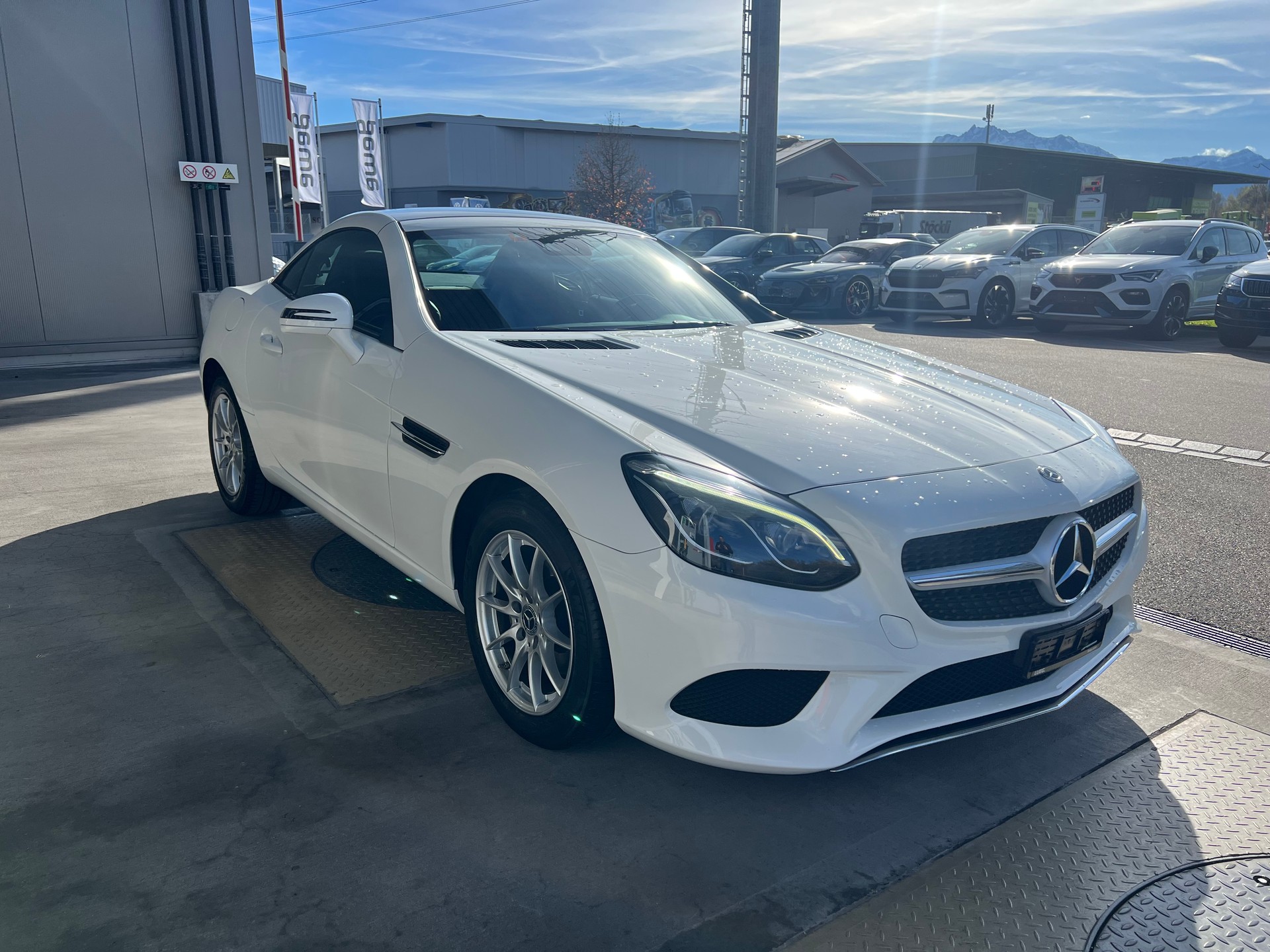 MERCEDES-BENZ SLC 180 9G-Tronic-image-2
