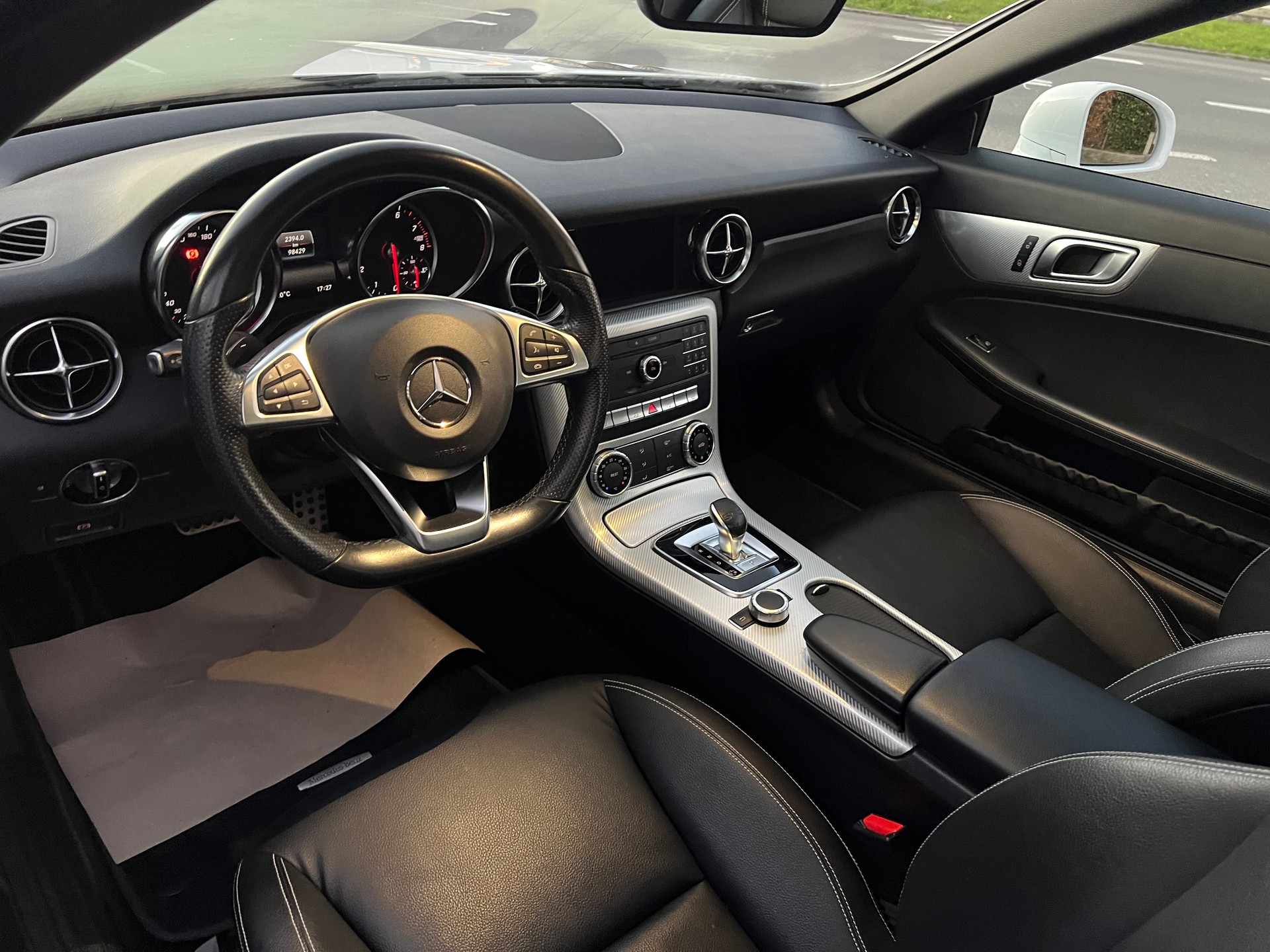MERCEDES-BENZ SLC 180 9G-Tronic-image-14
