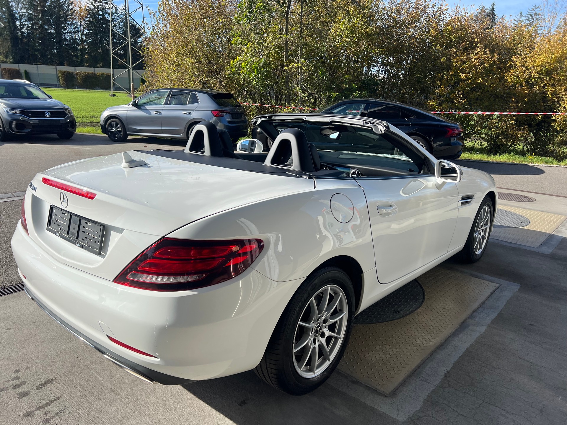 MERCEDES-BENZ SLC 180 9G-Tronic-image-9