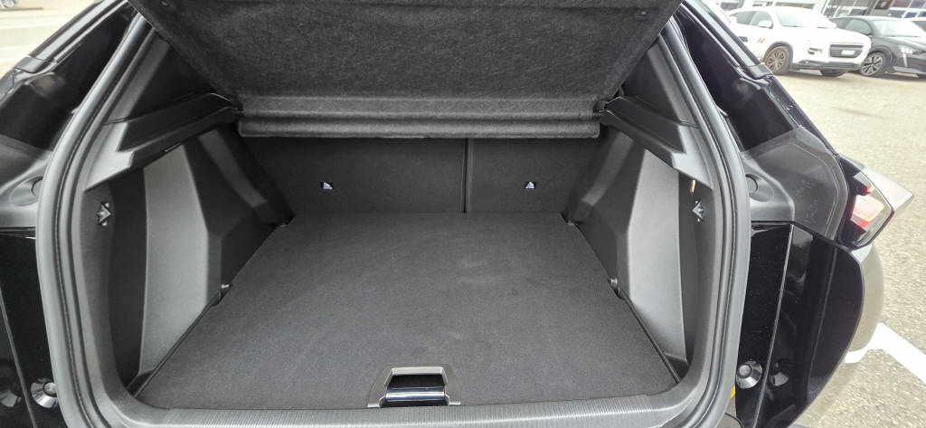 PEUGEOT 2008 1.2 PureTech 130 GT-image-7