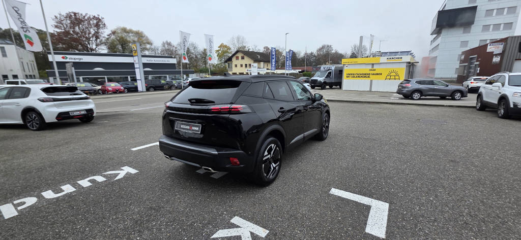 PEUGEOT 2008 1.2 PureTech 130 GT-image-1