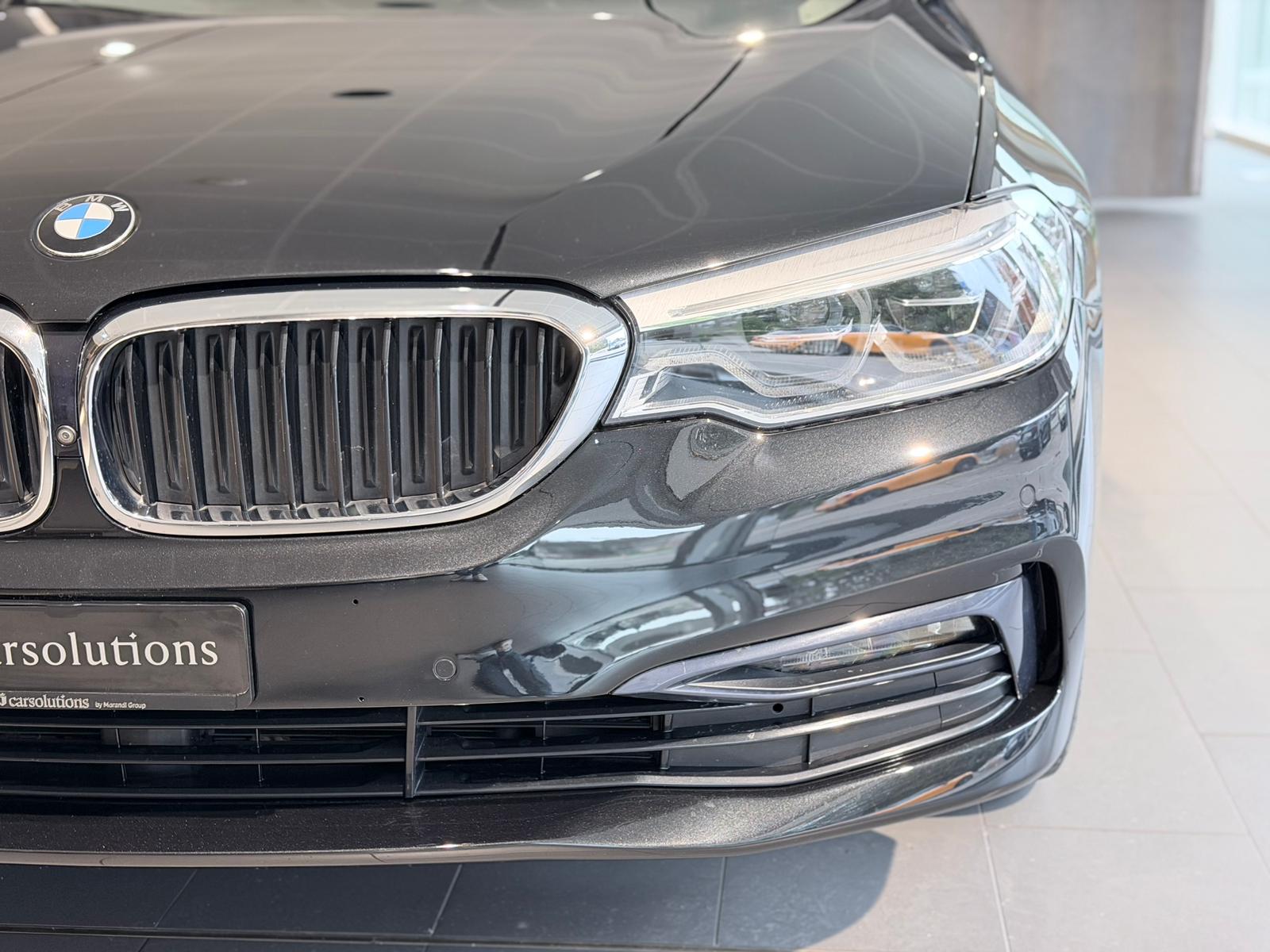 BMW 530e xDrive Sport Line Steptronic-showroom-element-2