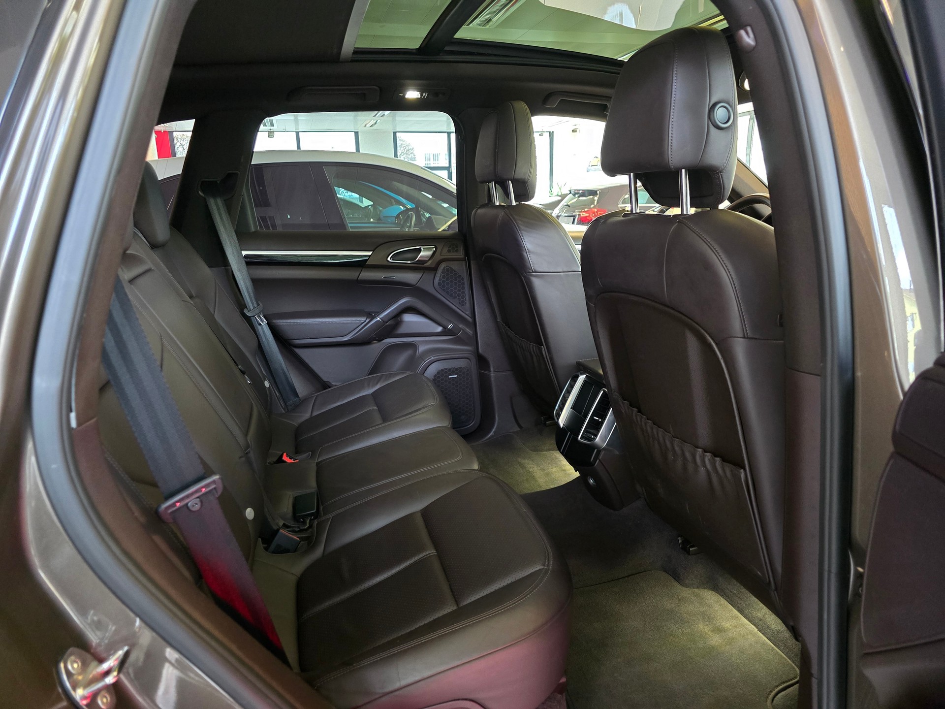 PORSCHE Cayenne 3.0 V6 TDI VOLLAUSSTATTUNG-image-12