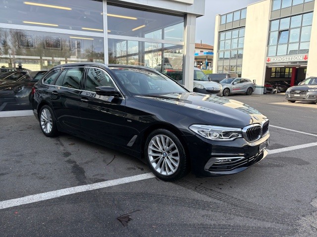 BMW 520d xDrive paddles Touring-showroom-element-1