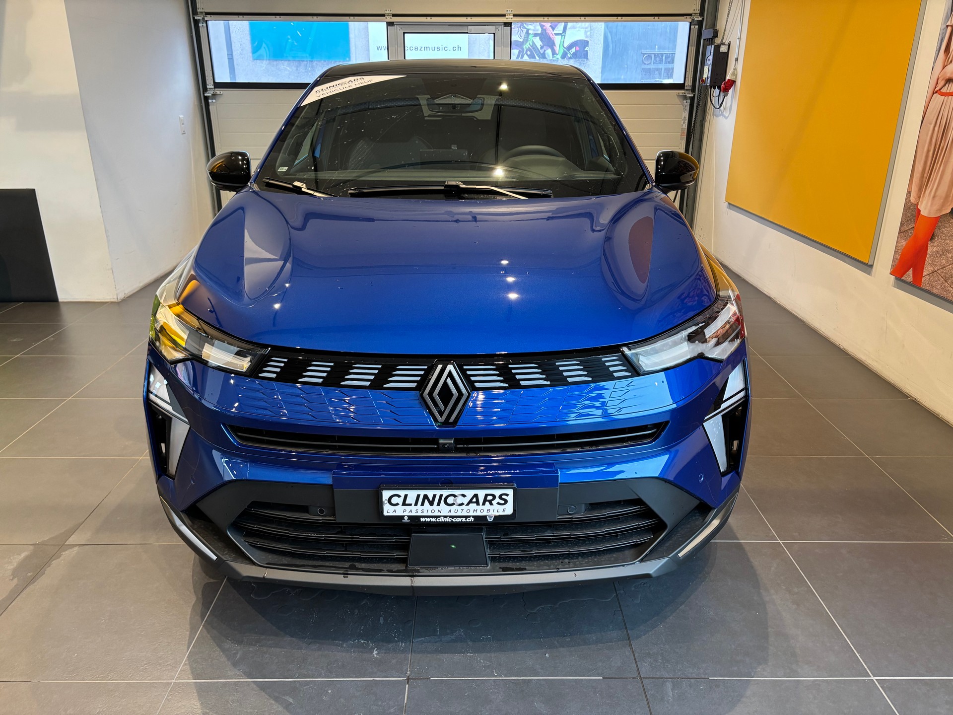 RENAULT Symbioz 1.8 E-Tech Techno-showroom-element-1