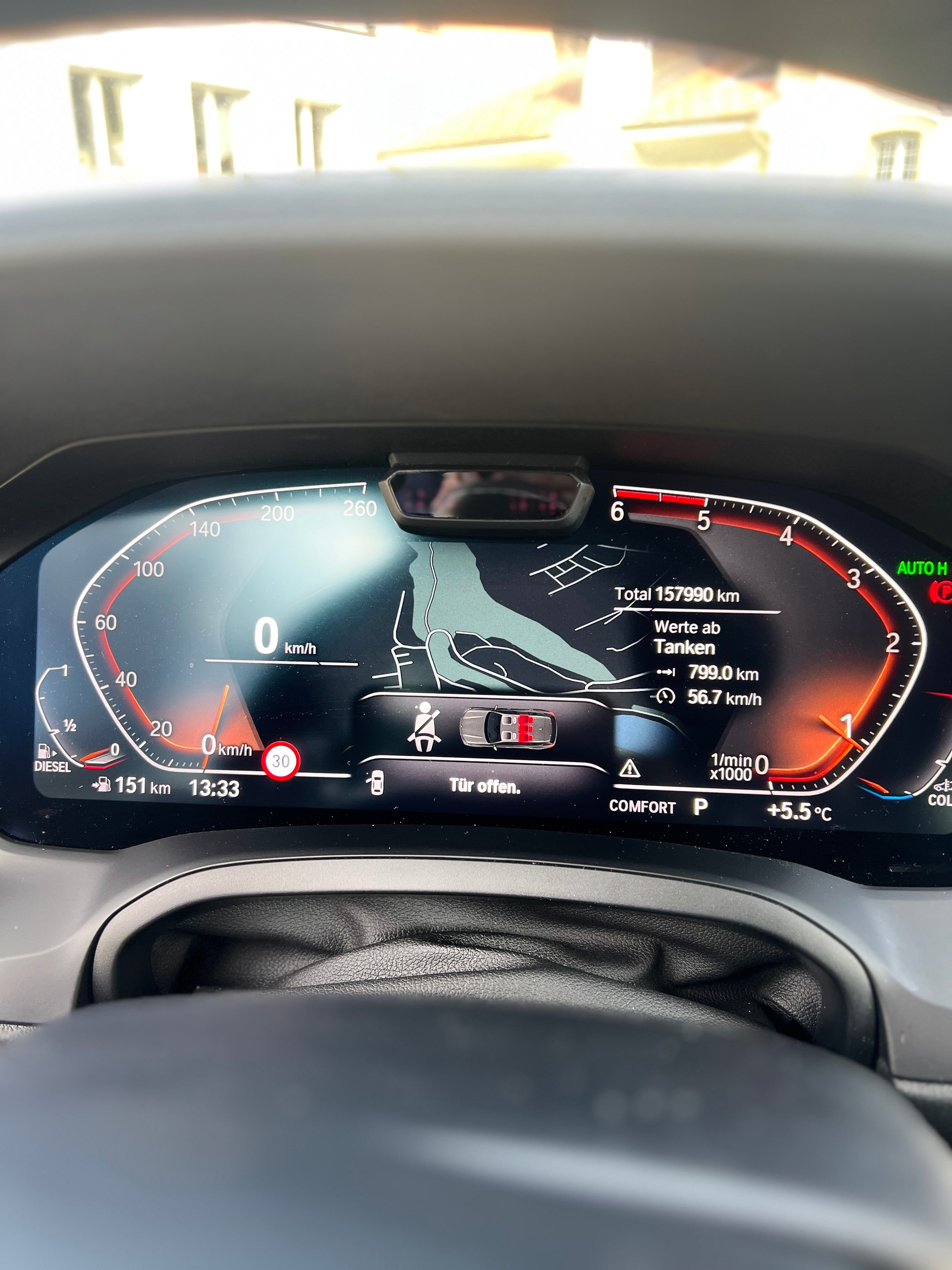 BMW 320d xDrive Touring M Sport Steptronic-image-11
