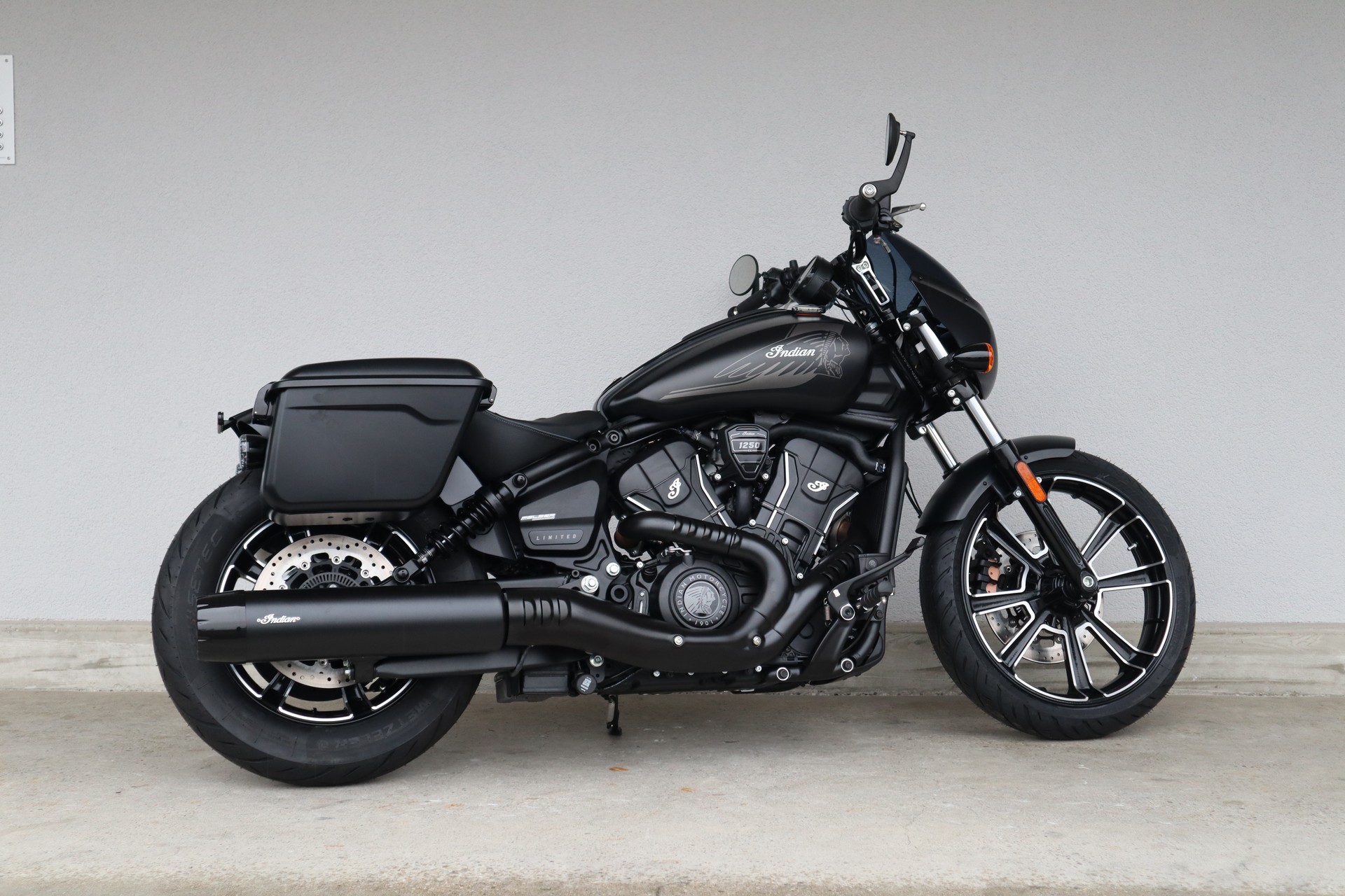 INDIAN Scout Sport RT LT + Tech-image-3