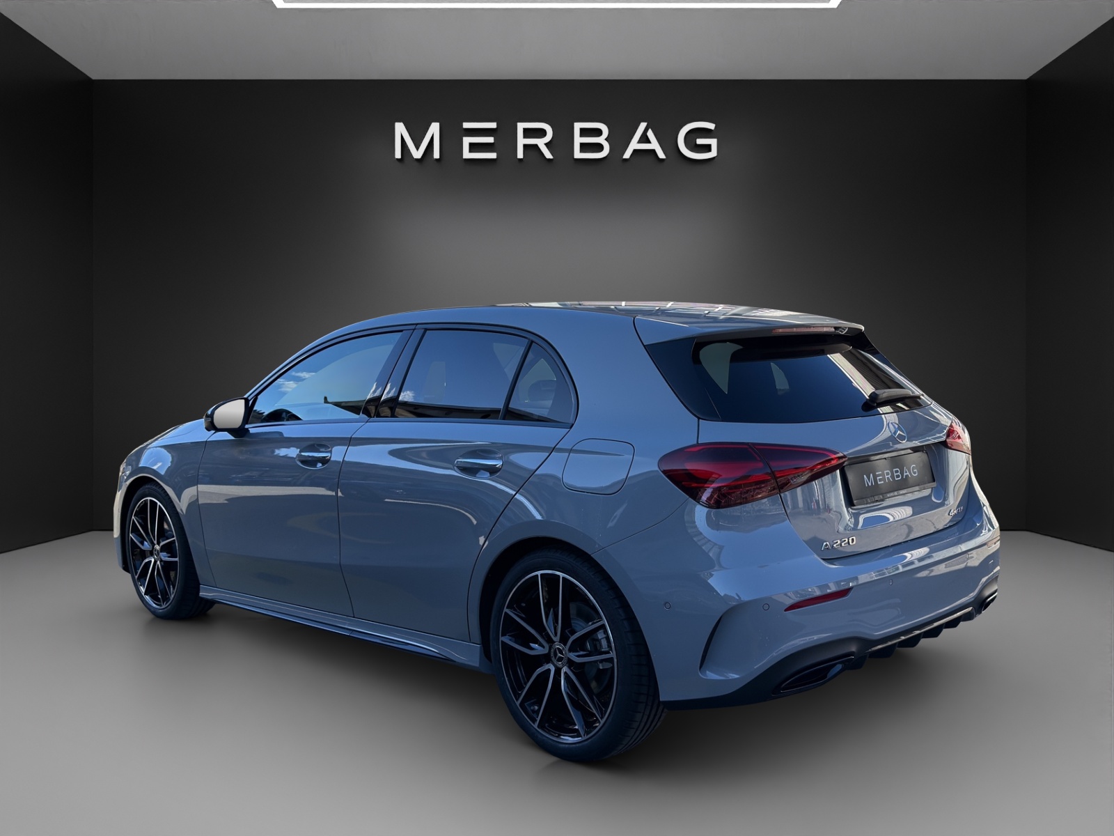 MERCEDES-BENZ A 220 4Matic 8G-DCT-image-2