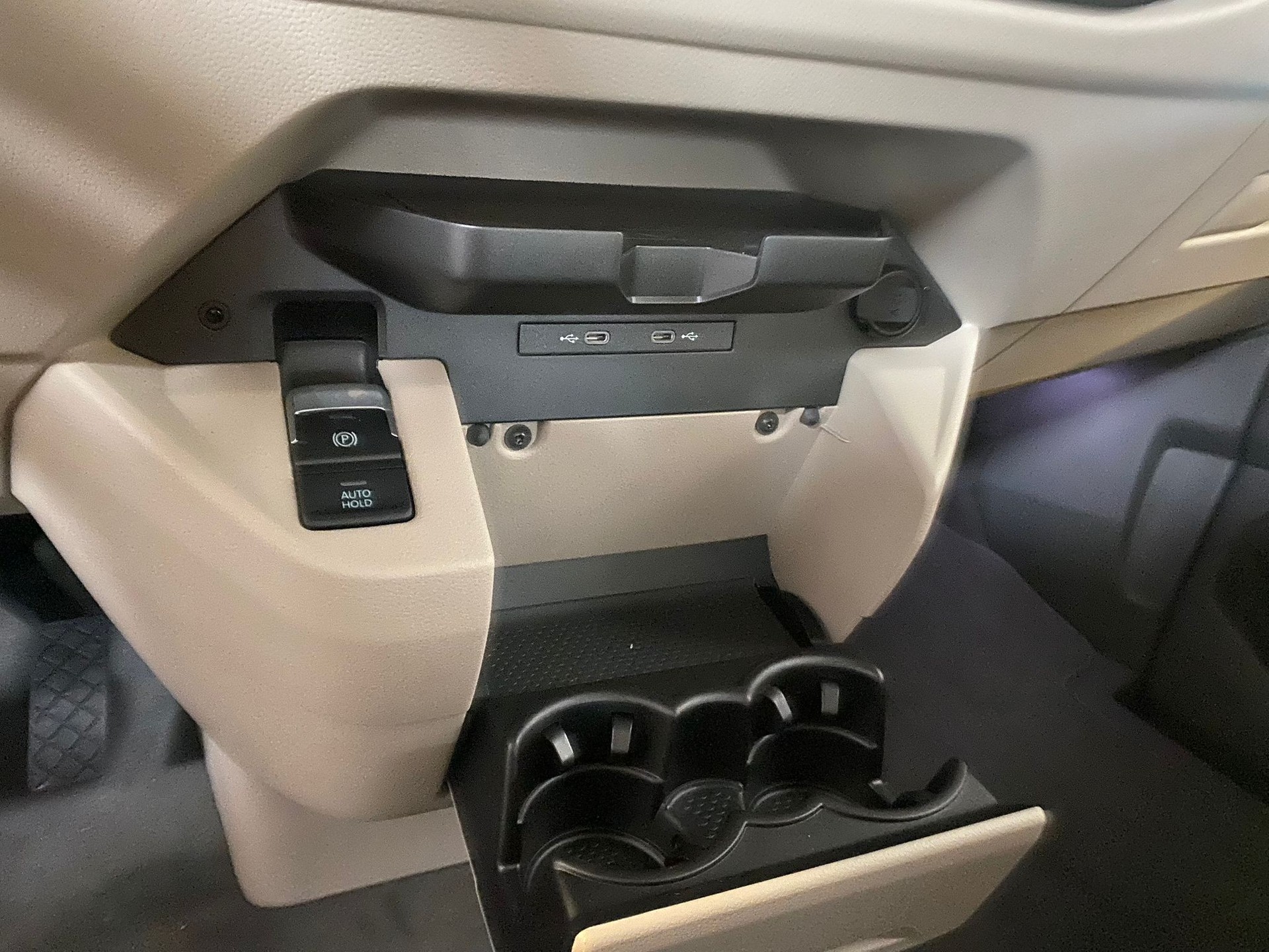 VW Multivan 1.5 eHybrid Life Lang DSG-image-8