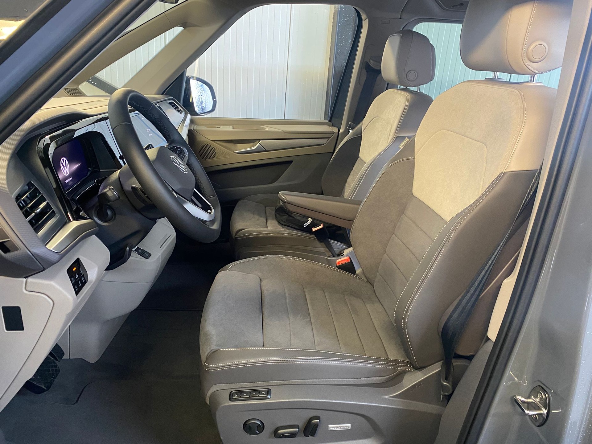 VW Multivan 1.5 eHybrid Life Lang DSG-image-22
