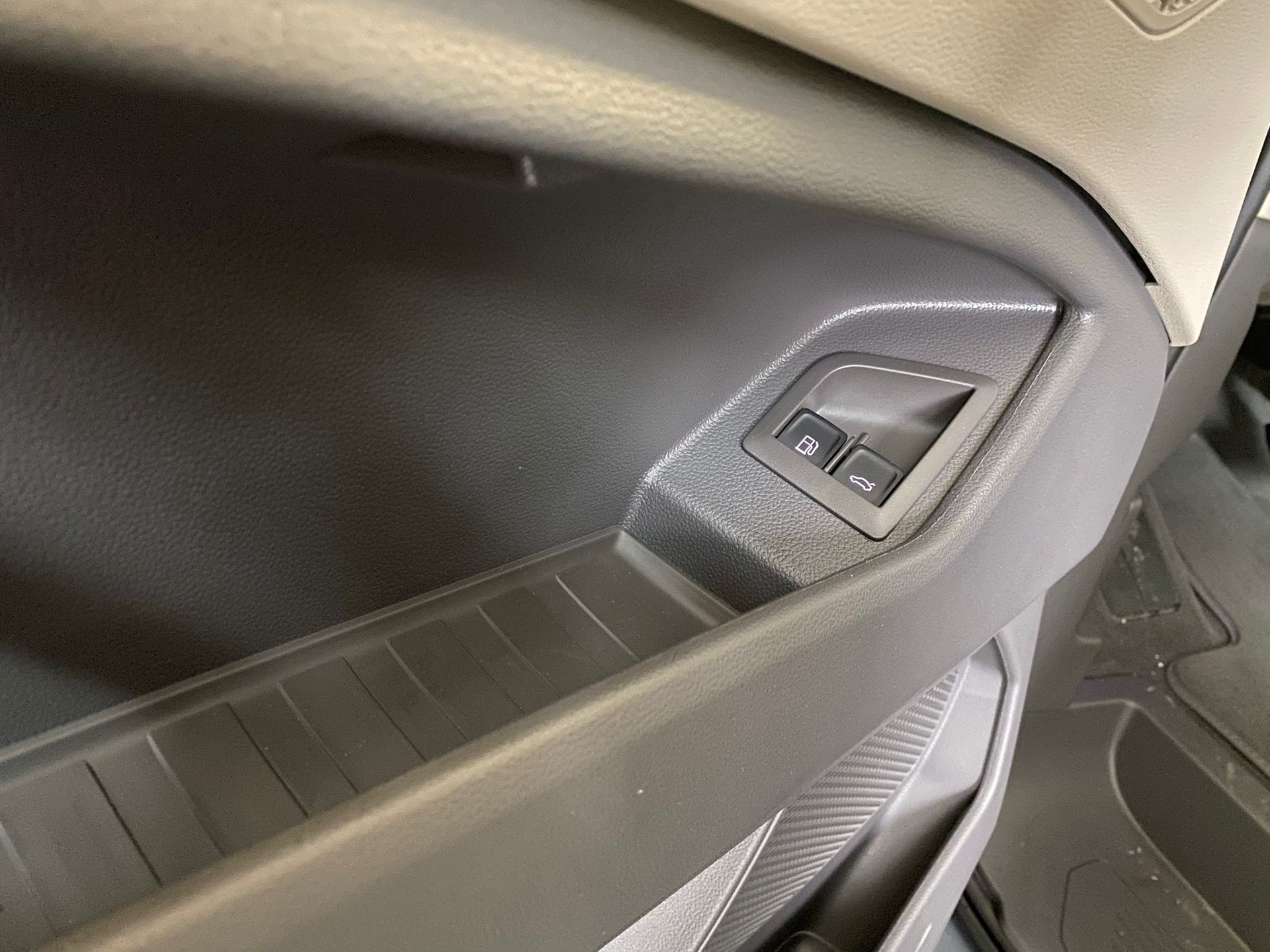 VW Multivan 1.5 eHybrid Life Lang DSG-image-6