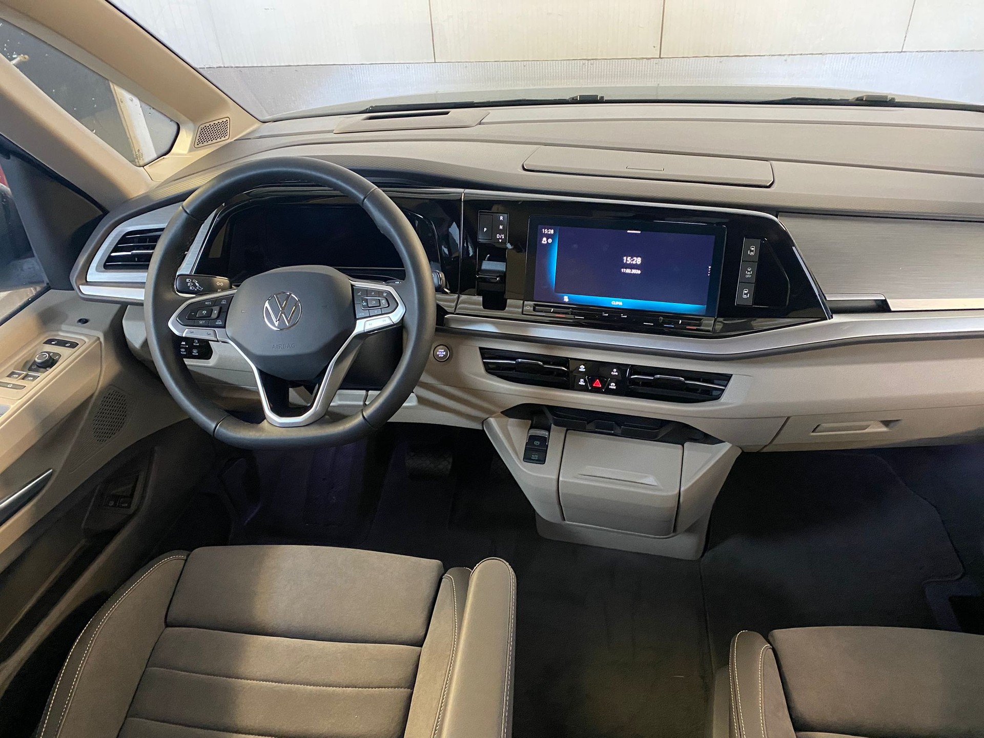 VW Multivan 1.5 eHybrid Life Lang DSG-image-21