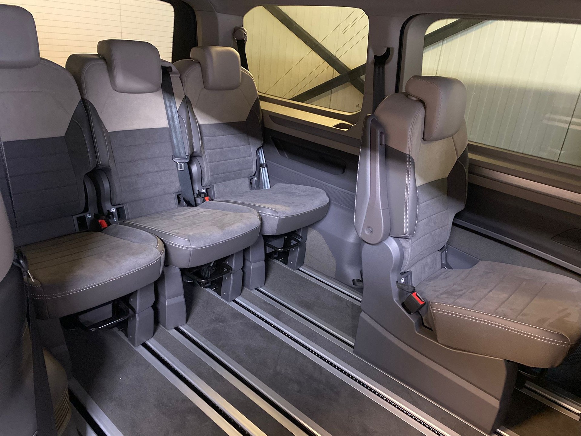 VW Multivan 1.5 eHybrid Life Lang DSG-image-13