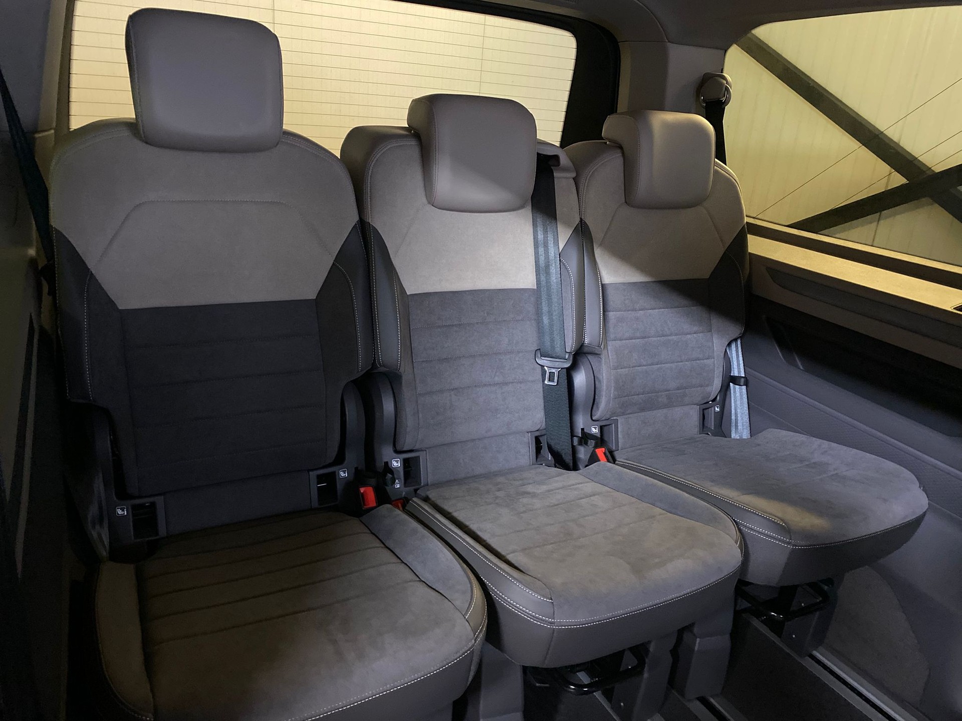 VW Multivan 1.5 eHybrid Life Lang DSG-image-19