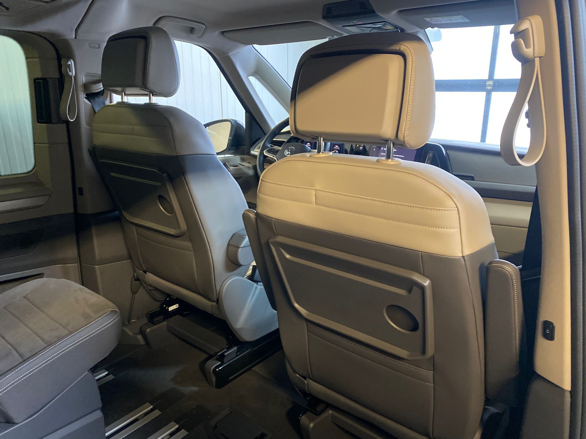 VW Multivan 1.5 eHybrid Life Lang DSG-image-14