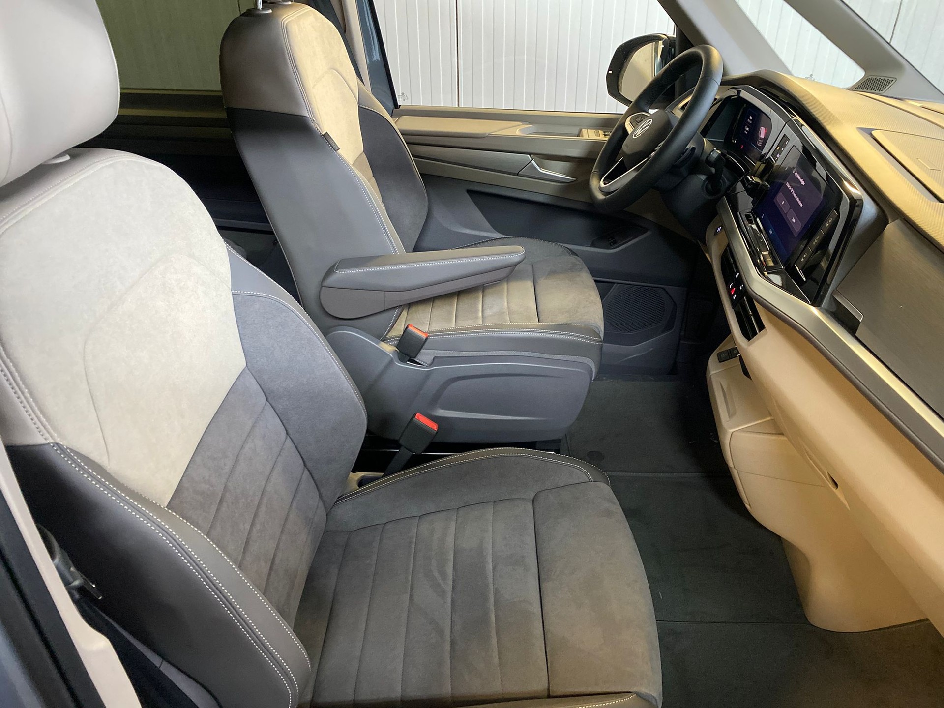 VW Multivan 1.5 eHybrid Life Lang DSG-image-18