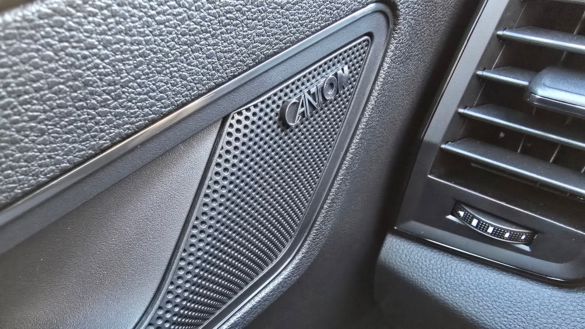 SKODA Karoq 2.0 TSI SportLine 4x4 DSG-image-15