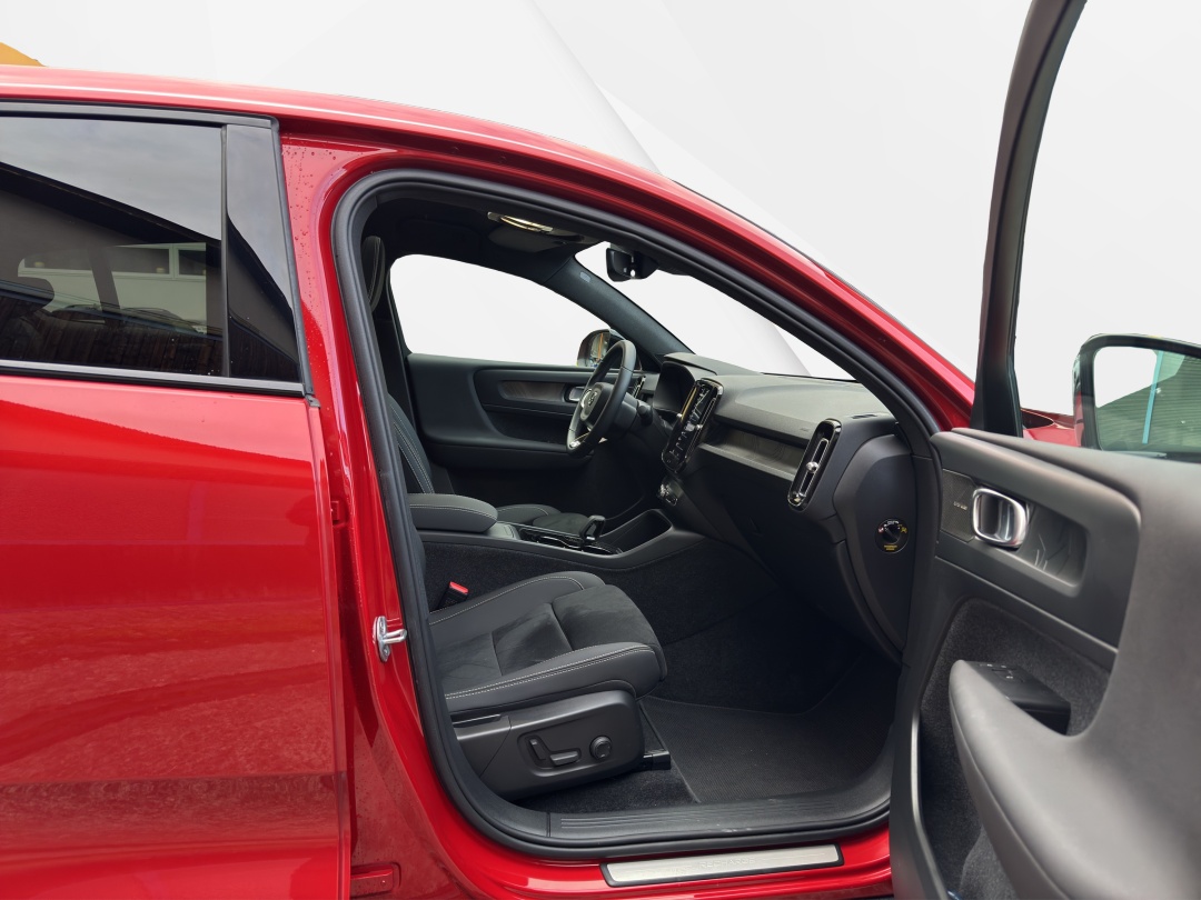 VOLVO C40 Recharge P8 Twin AWD Pure Electric Ultimate-image-11